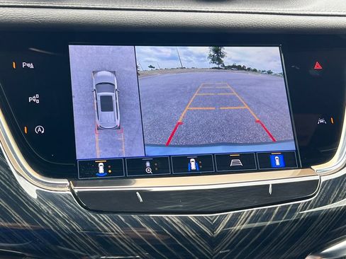 Certified 2024 Cadillac XT6 Premium Luxury w/ Technology Package AWD/4WD image 28