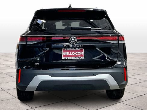 New 2026 Volkswagen Tiguan SE image 6