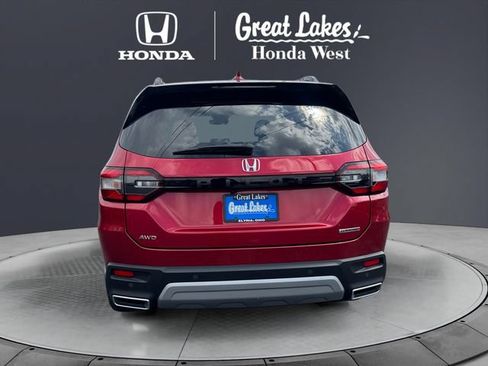 Certified 2025 Honda Pilot Touring image 4