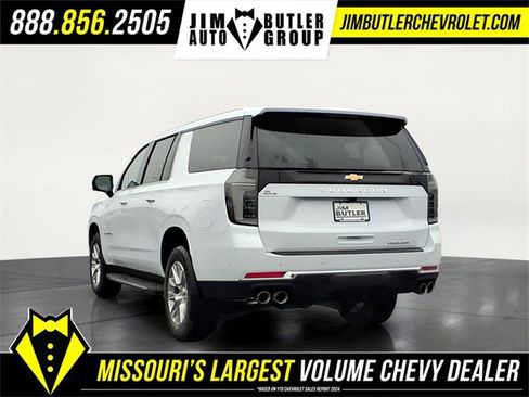 New 2026 Chevrolet Suburban Premier image 2