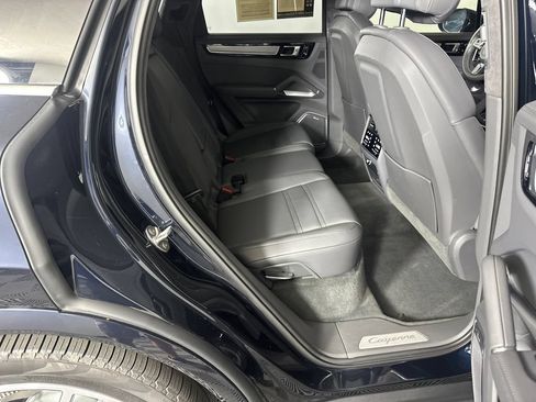 Used 2020 Porsche Cayenne Turbo AWD/4WD image 15