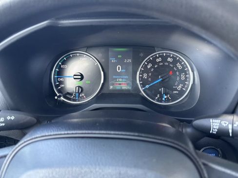 Used 2021 Toyota RAV4 XLE AWD/4WD image 17