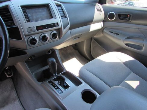 Used 2006 Toyota Tacoma PreRunner RWD image 16