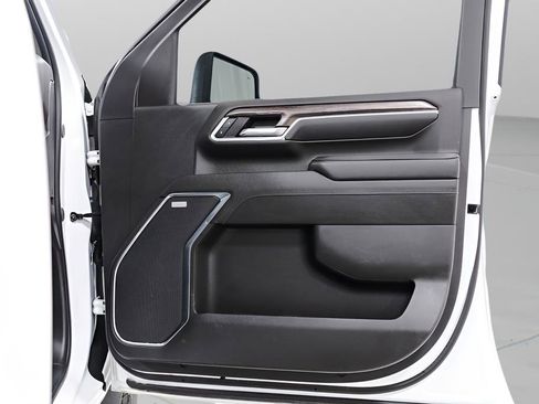 Used 2024 Chevrolet Silverado 2500 LTZ w/ LTZ Convenience Package AWD/4WD image 37