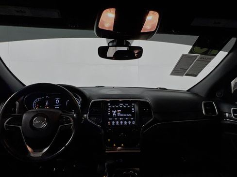 Used 2018 Jeep Grand Cherokee Limited image 30