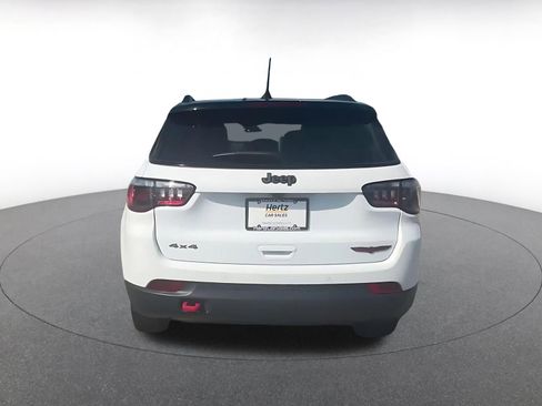 Used 2025 Jeep Compass Trailhawk AWD/4WD image 12