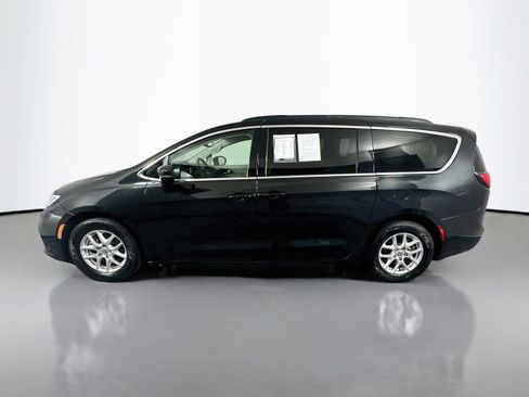 Used 2022 Chrysler Pacifica Touring-L FWD image 4