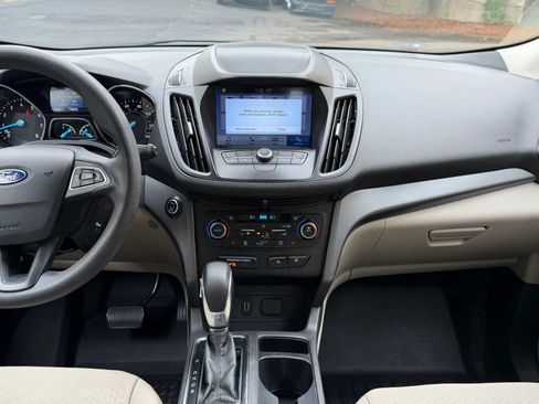 Used 2019 Ford Escape SE FWD image 19