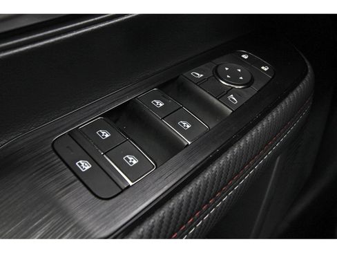 Certified 2025 Nissan Kicks SR FWD image 22
