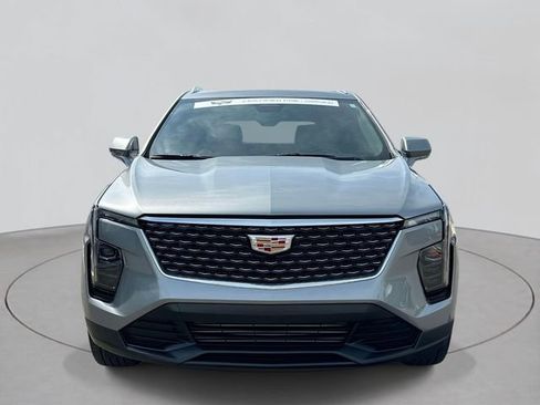 Certified 2024 Cadillac XT4 Luxury w/ Cold Weather Package AWD/4WD image 2