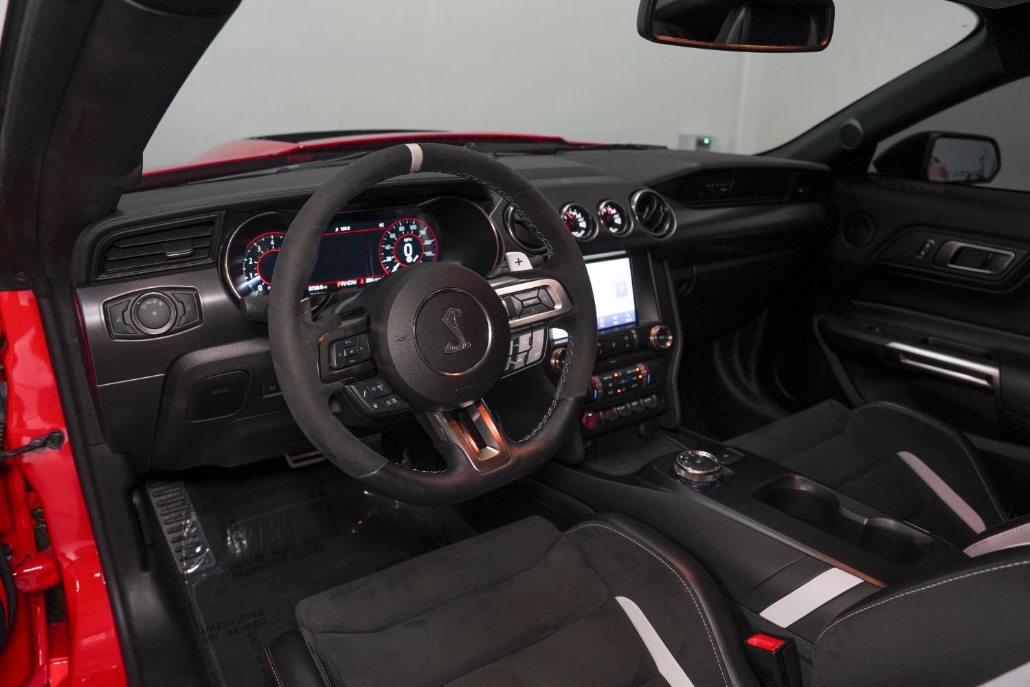 Used 2021 Ford Mustang Shelby GT500 w/ Carbon Fiber Handling Package RWD image 40