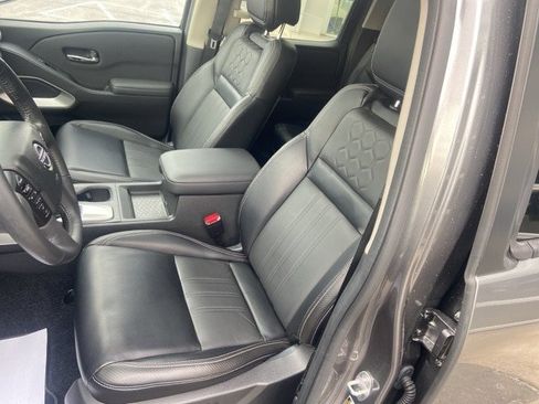 Used 2024 Nissan Frontier SL image 7