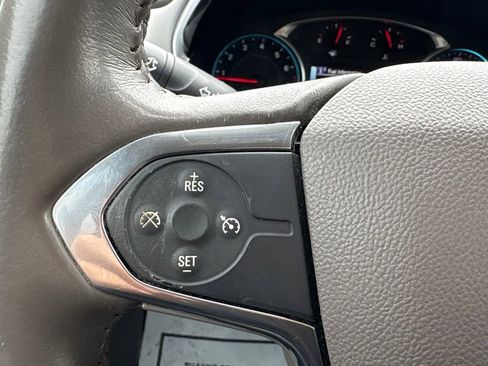 Used 2018 Chevrolet Traverse LT FWD image 21