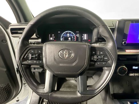 Used 2025 Toyota Tacoma SR5 image 17