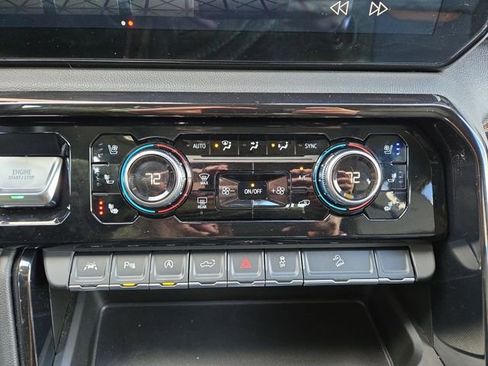 Used 2023 GMC Sierra 1500 AT4 w/ Technology Package image 25