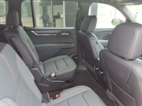 New 2025 GMC Acadia AT4 image 25