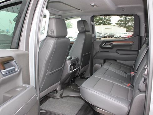 Used 2025 GMC Sierra 1500 Denali w/ Denali Reserve Package AWD/4WD image 7