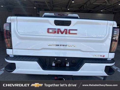 Certified 2024 GMC Sierra 2500 AT4 w/ AT4 Preferred Package image 6