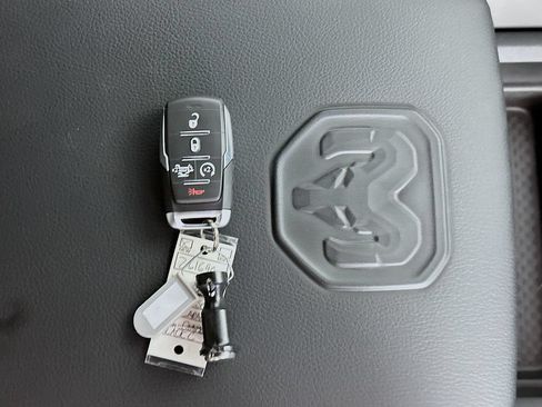 New 2026 RAM 2500 Laramie AWD/4WD image 20