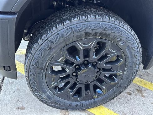 New 2026 GMC Sierra 2500 Denali w/ Denali Reserve Package image 10