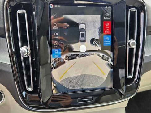 New 2026 Volvo XC40 B5 Plus w/ Protection Package Premier AWD/4WD image 23