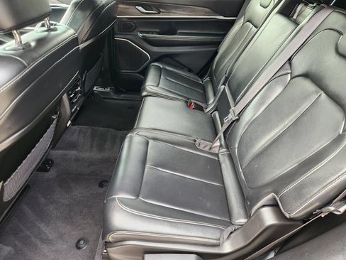 Used 2021 Jeep Grand Cherokee L Limited AWD/4WD image 31