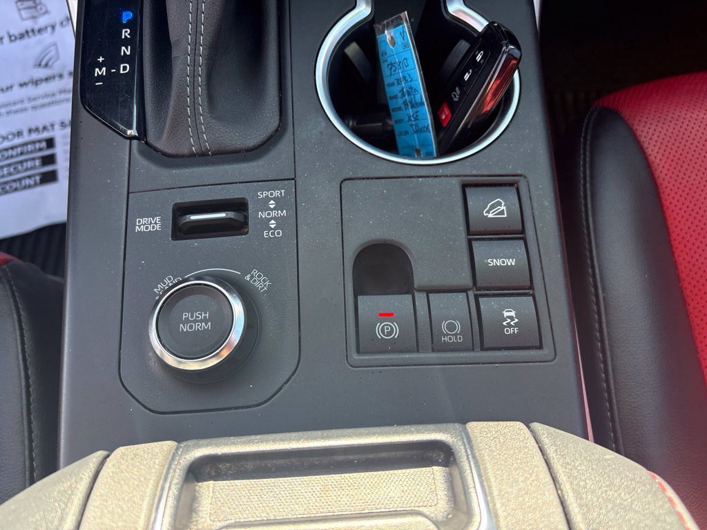 Used 2023 Toyota Highlander XSE AWD/4WD image 29