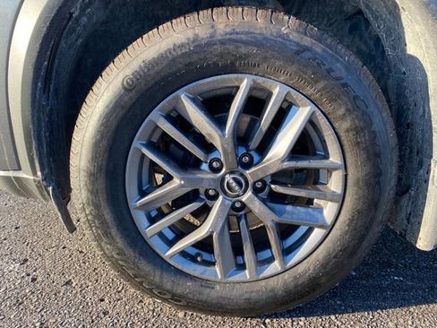 Used 2022 Nissan Rogue S image 21