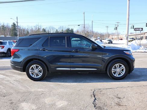 Certified 2023 Ford Explorer XLT image 8