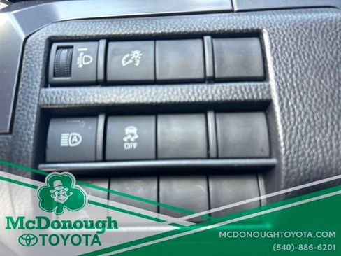 Certified 2025 Toyota Tacoma SR5 AWD/4WD image 17