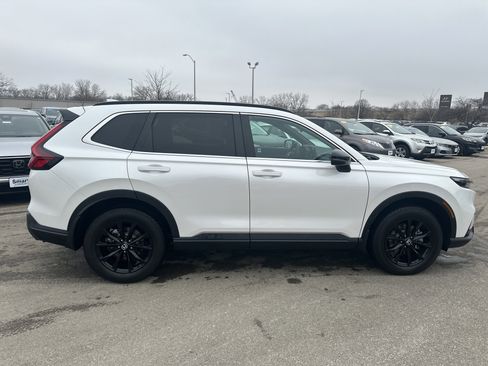 Certified 2025 Honda CR-V Sport image 3