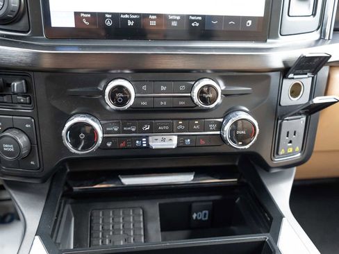 Used 2023 Ford F350 Lariat w/ Lariat Ultimate Package AWD/4WD image 18
