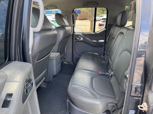 Used 2011 Nissan Frontier SL RWD image 12