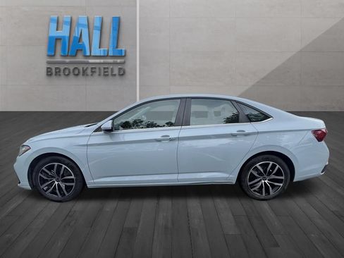 Used 2025 Volkswagen Jetta SE w/ Sunroof Package FWD image 3