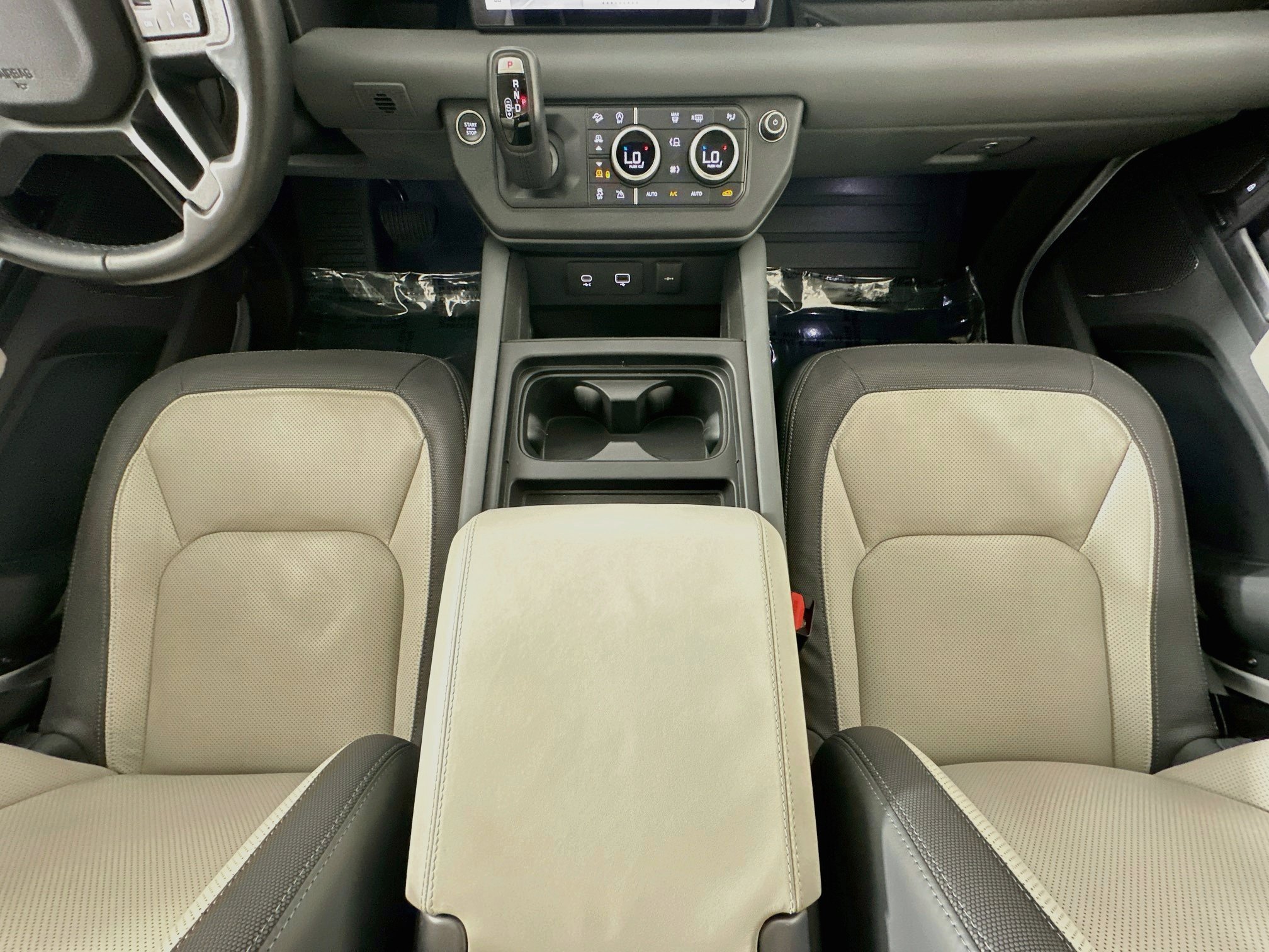 Certified 2024 Land Rover Defender 110 X-Dynamic SE AWD/4WD image 23