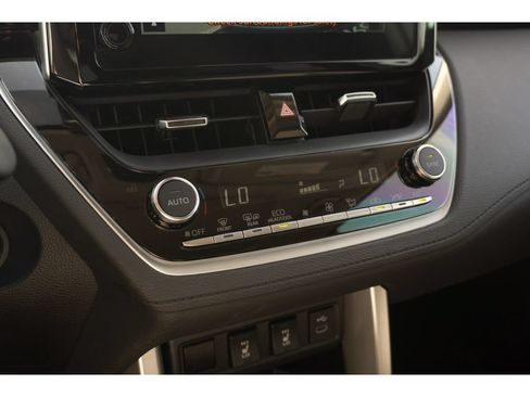 Used 2024 Toyota Corolla Cross XLE w/ Convenience Package FWD image 25