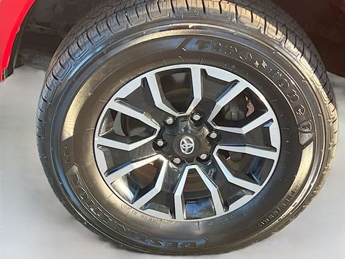 Used 2021 Toyota Tacoma TRD Sport w/ Technology Package image 28