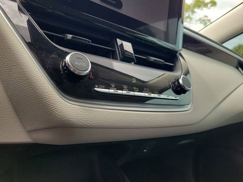 Used 2024 Toyota Corolla LE FWD image 20