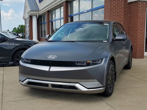 New 2024 Hyundai Ioniq 5 Limited image 8
