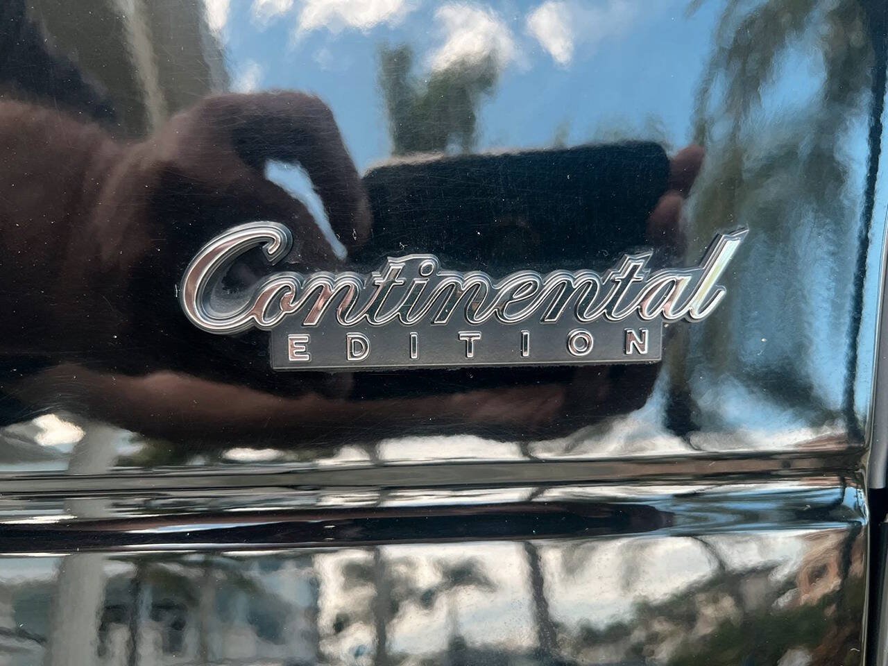 Used 2011 Lincoln Town Car Signature Limited w/ Continental Edition Pkg RWD image 4