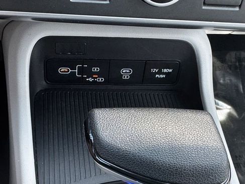 Used 2024 Hyundai Kona SE FWD image 32