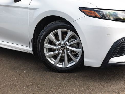 Used 2024 Toyota Camry SE FWD image 4