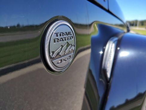 New 2025 Jeep Gladiator Sport w/ Premium Package image 11