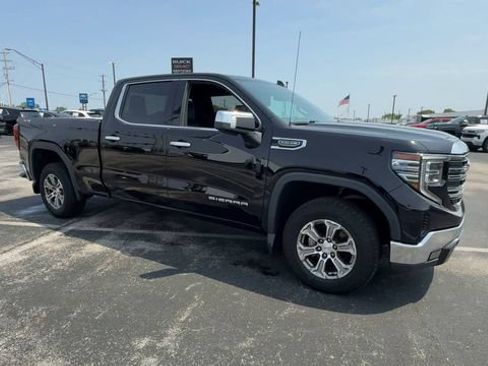 Used 2022 GMC Sierra 1500 SLT w/ Max Trailering Package AWD/4WD image 2