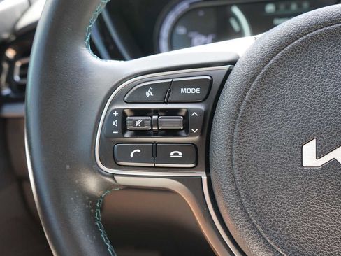 Certified 2022 Kia Niro EX Premium FWD image 15