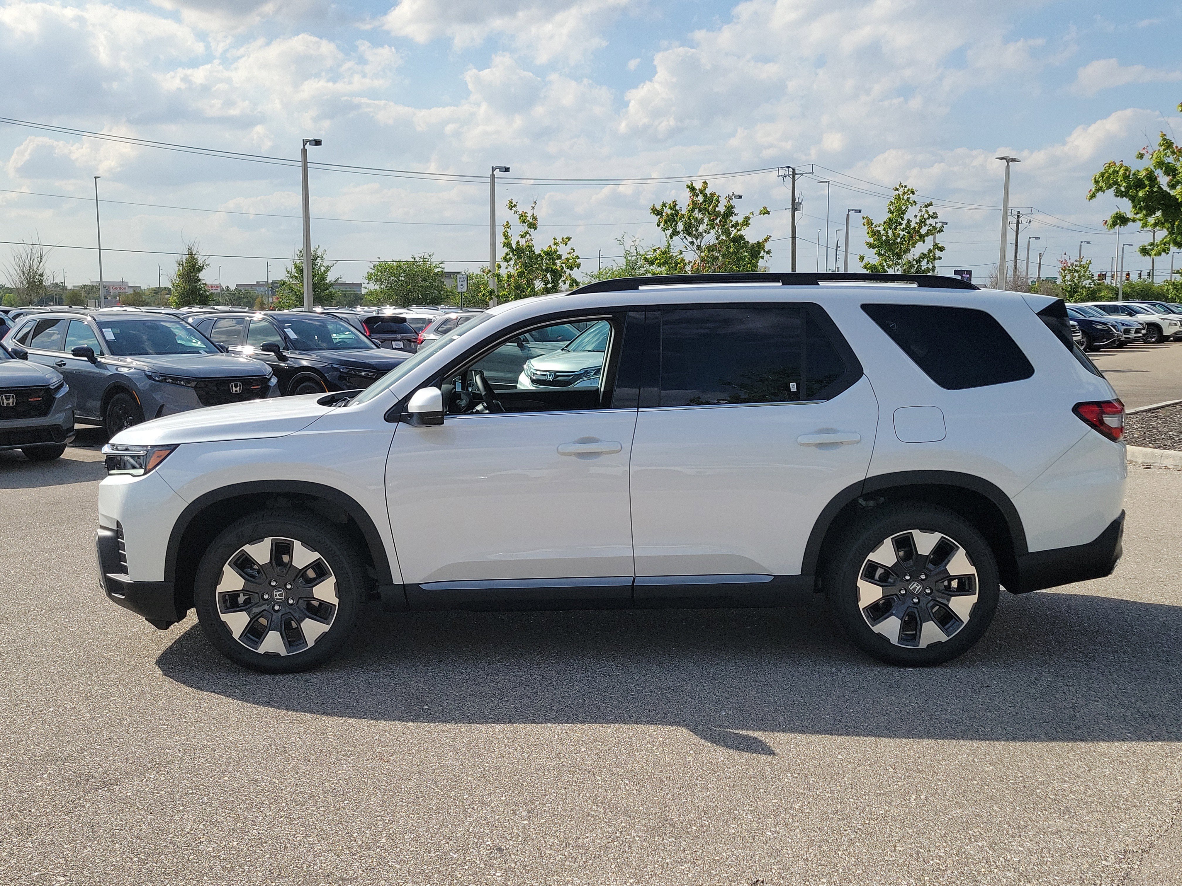 New 2026 Honda Pilot Elite image 4