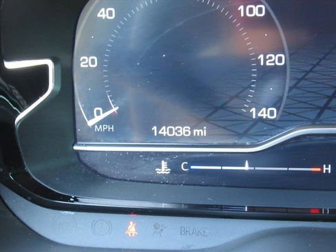 Used 2024 GMC Yukon Denali w/ Advanced Technology Package image 40