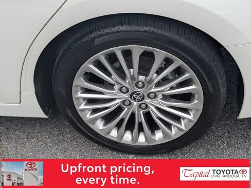 Used 2022 Toyota Avalon Limited w/ Advanced Safety Package FWD image 9