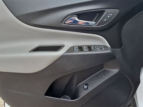 Used 2023 Chevrolet Equinox LT w/ Driver Convenience Package image 23