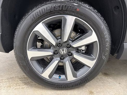 New 2025 Honda Pilot Touring image 12